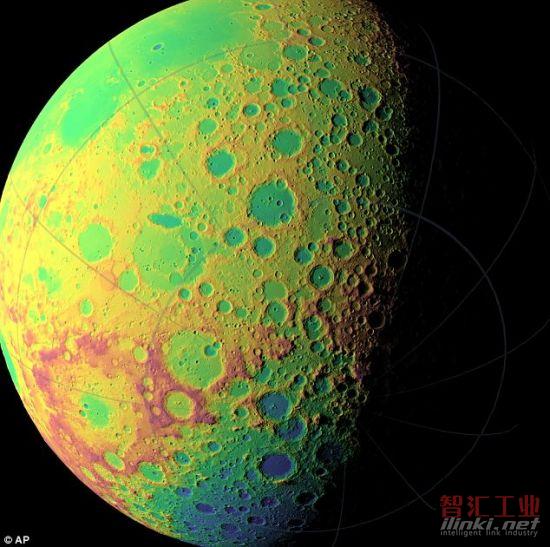这是月球南半球地形图，它是根据美国宇航局月球勘测轨道飞行器上的月球轨道激光测高仪收集的最新数据得出的。